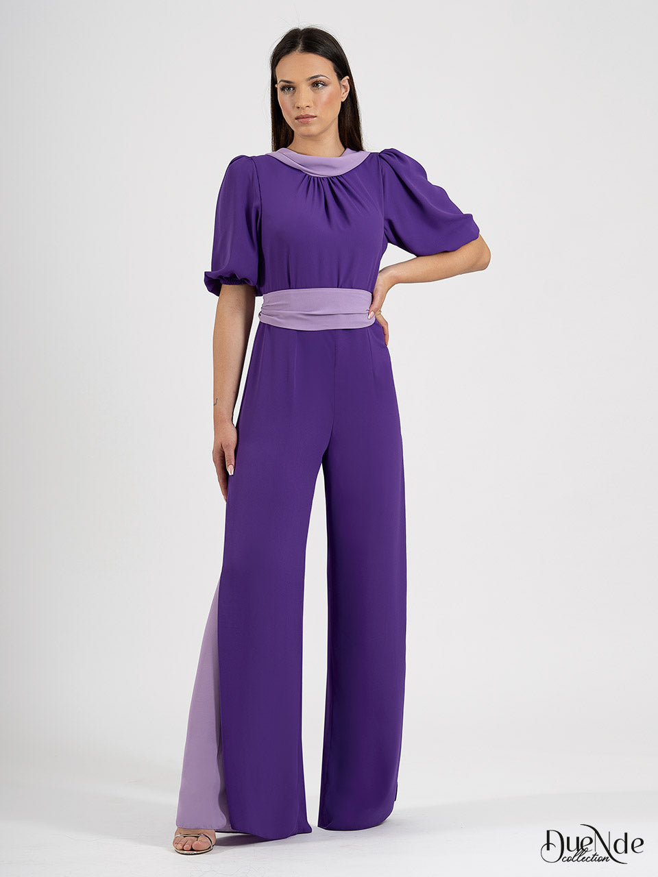 Langer zweifarbiger Chiffon-Overall mit Wasserfallausschnitt und Puffärmeln