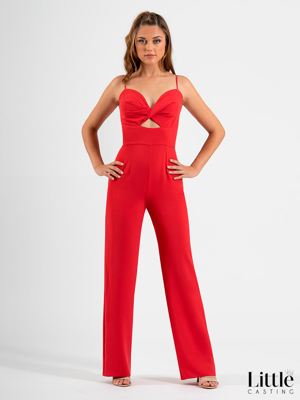 Langer ärmelloser Overall mit herzförmigem Ausschnitt mit Knoten und Öffnung in der Mitte