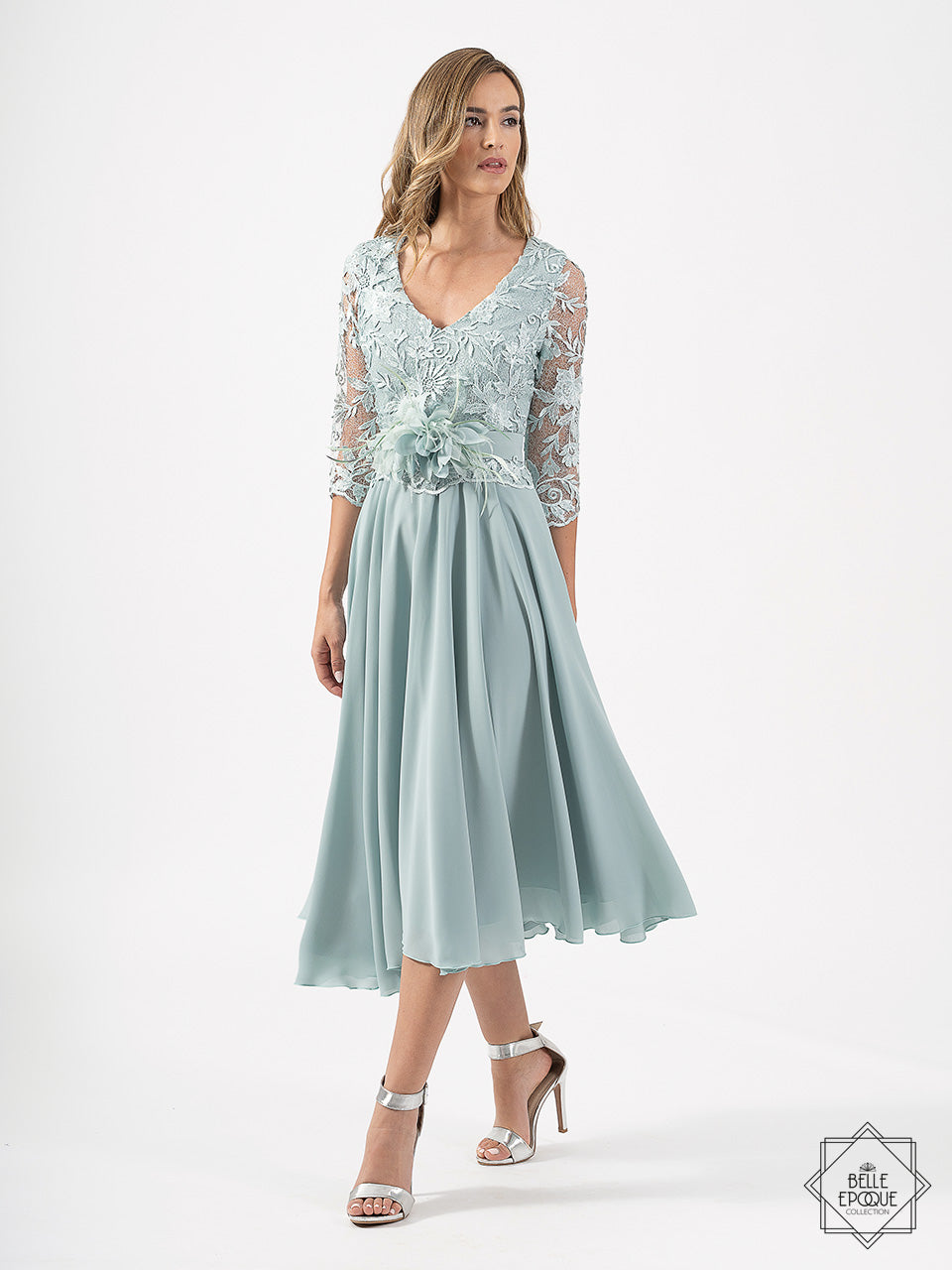 Vestido Midi Bordado Con Gasa De Manga Francesa Y Escote En V