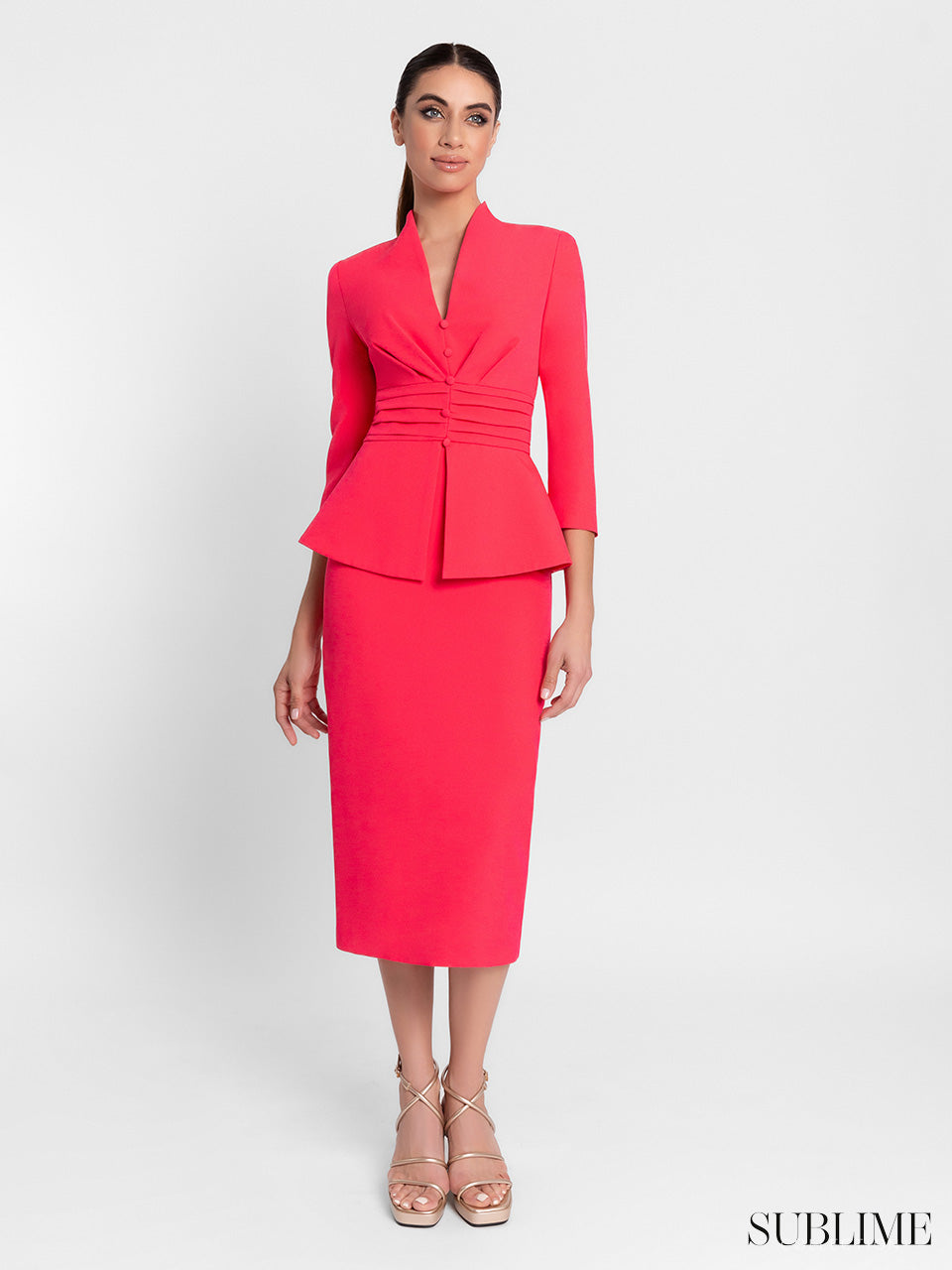 Vestido midi abotonado y plisado con peplum y manga francesa