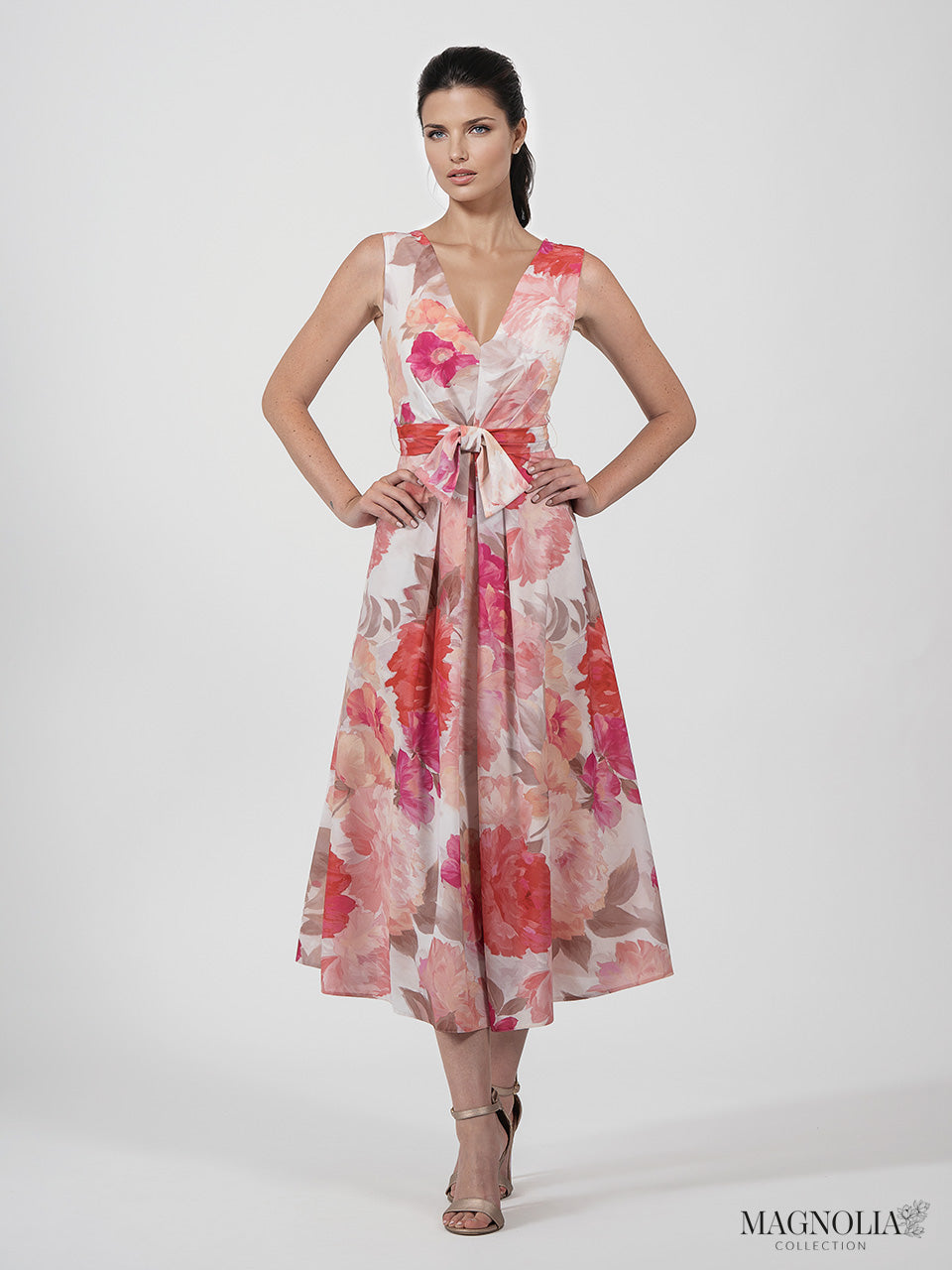 Vestido midi royal de gasa con estampado floral plisado y escote en V