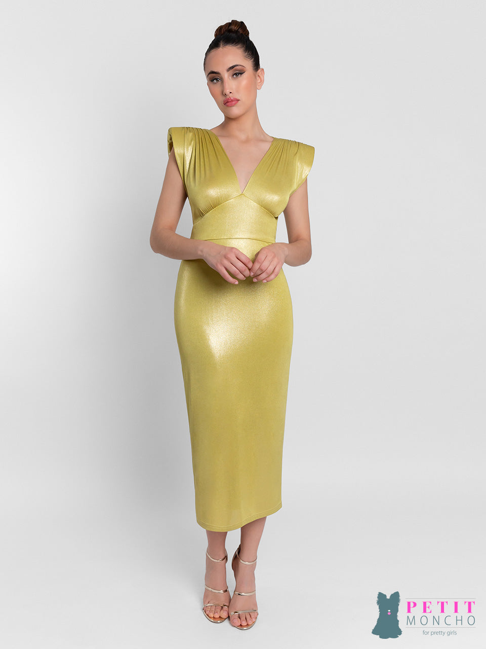 Vestid midi recto y laminado de escote profundo y manga corta