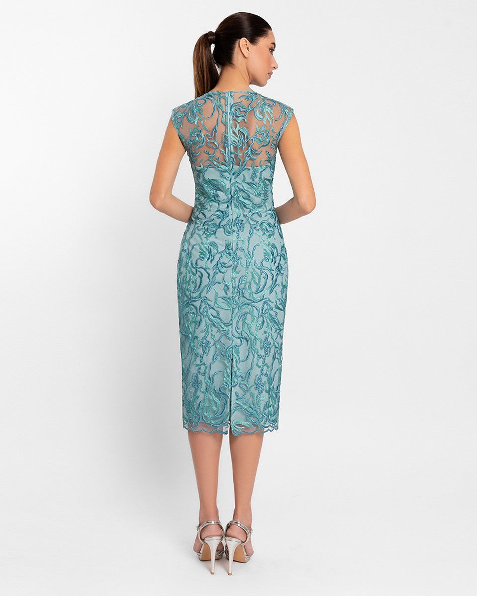 Vestido midi recto guipour de escote fantasía y manga corta