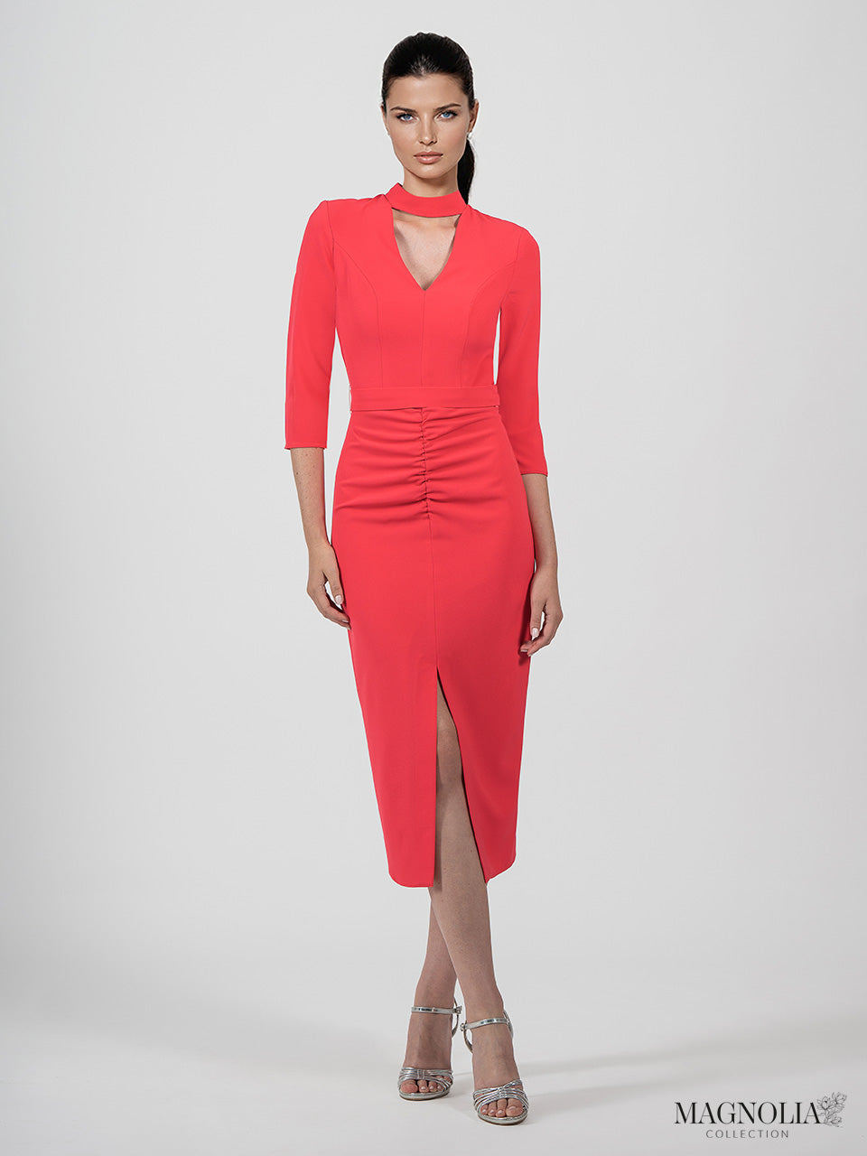 Vestido midi de tubo con escote en V fruncido y abertura lateral