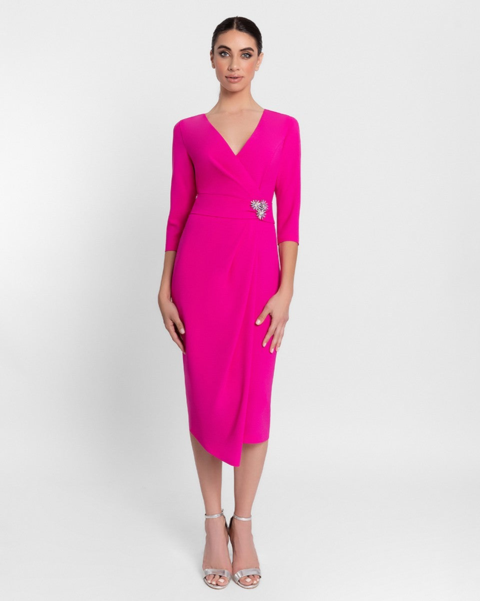 Vestido midi recto de escote cruzado manga francesa con broches en forma de flor