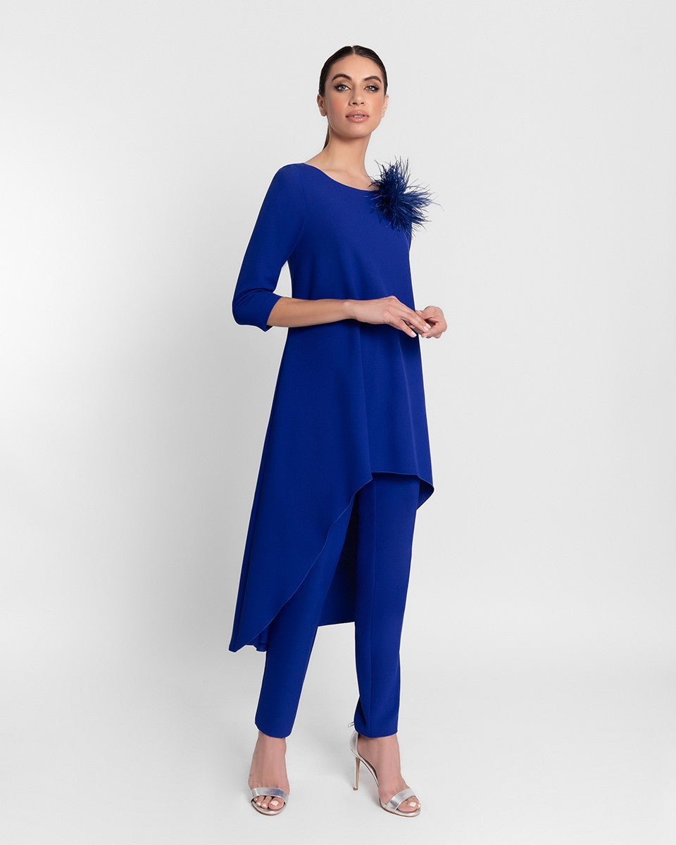 Conjunto de blusón asimétrica con broche y mana francesa y pantalón largo