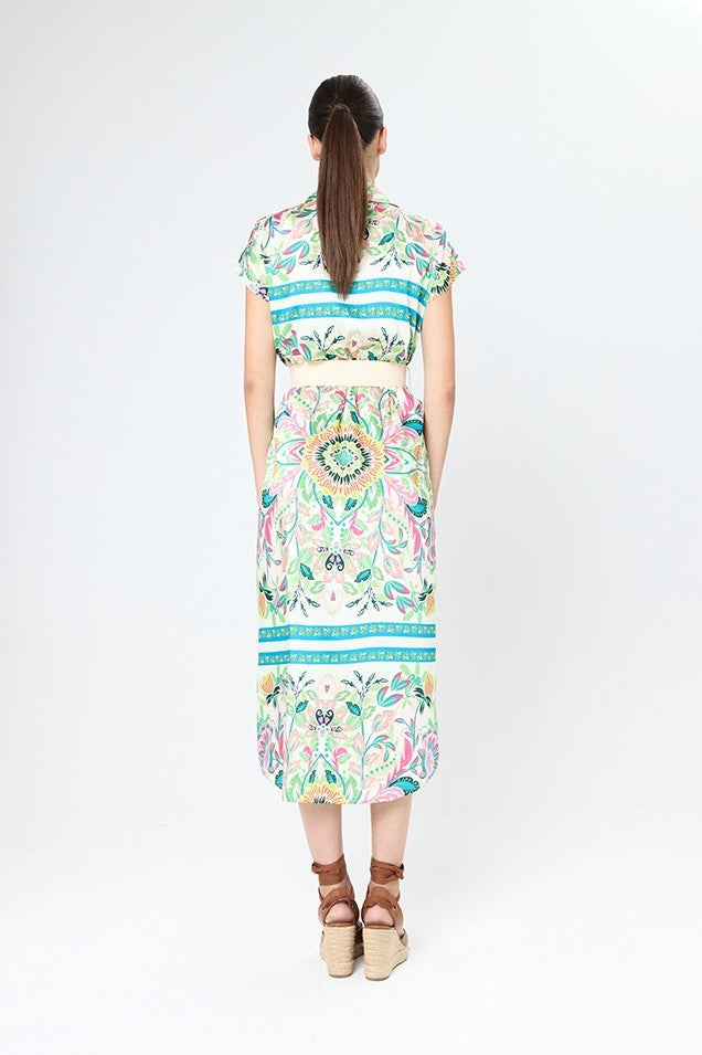 Vestido midi estampado camisero con solapas y cinturón
