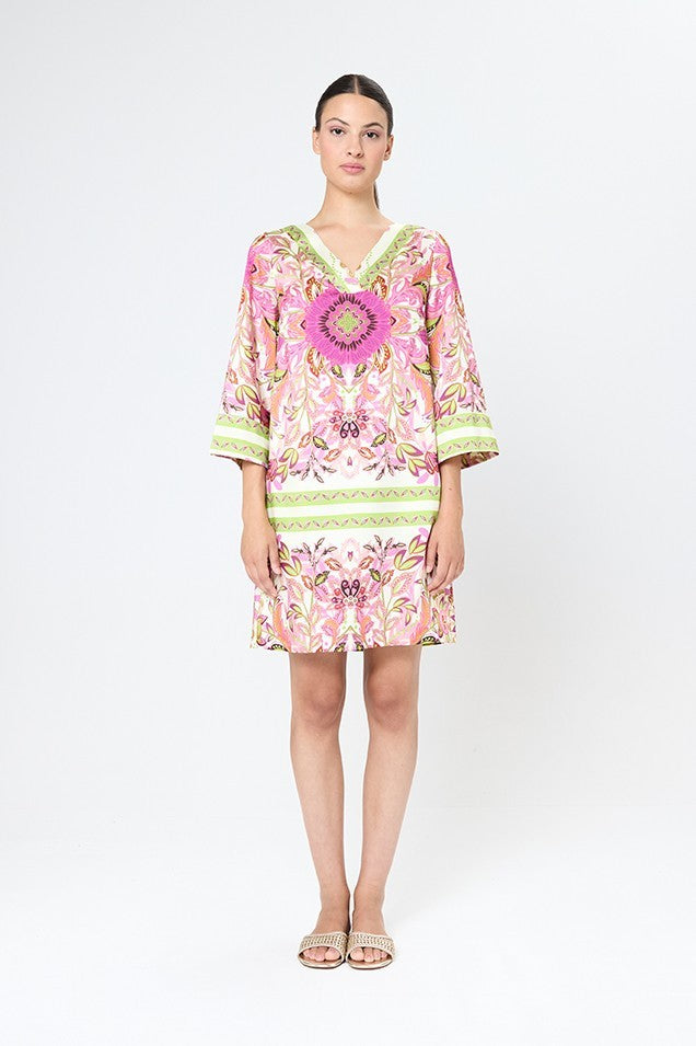 Vestido corto de estampado floral con escote en V y manga acampanada