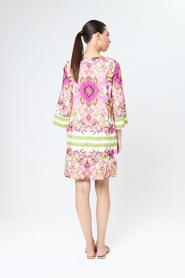 Vestido corto de estampado floral con escote en V y manga acampanada