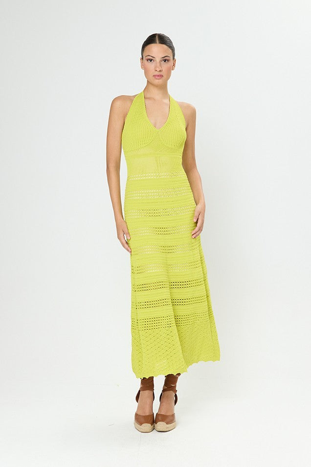 Vestido largo sin mangas de escote en V anudado al cuello con espalda descubierta