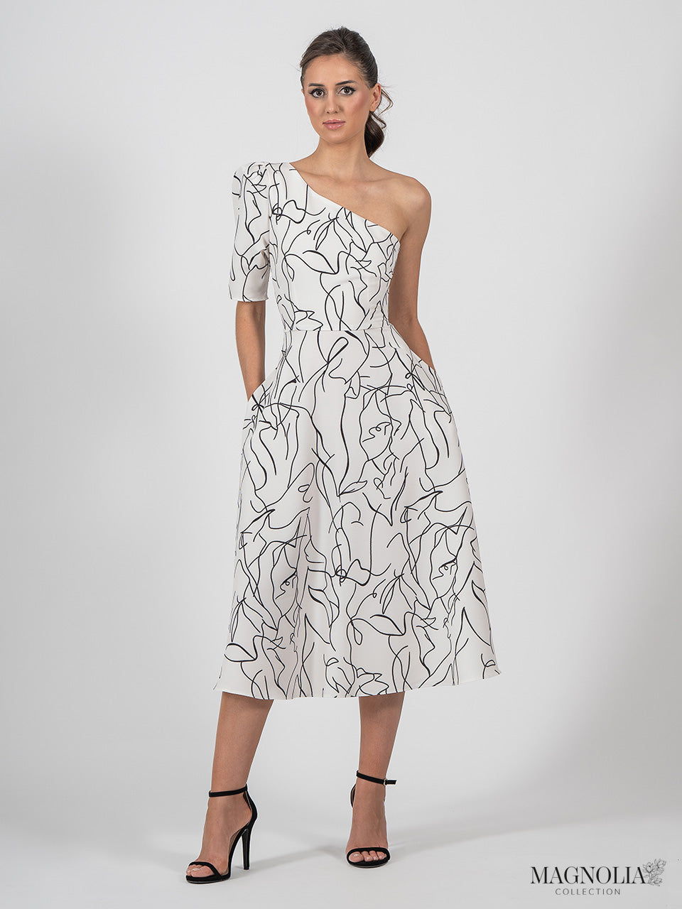 Vestido midi royal estampado de escote asimétrico y manga 3/4