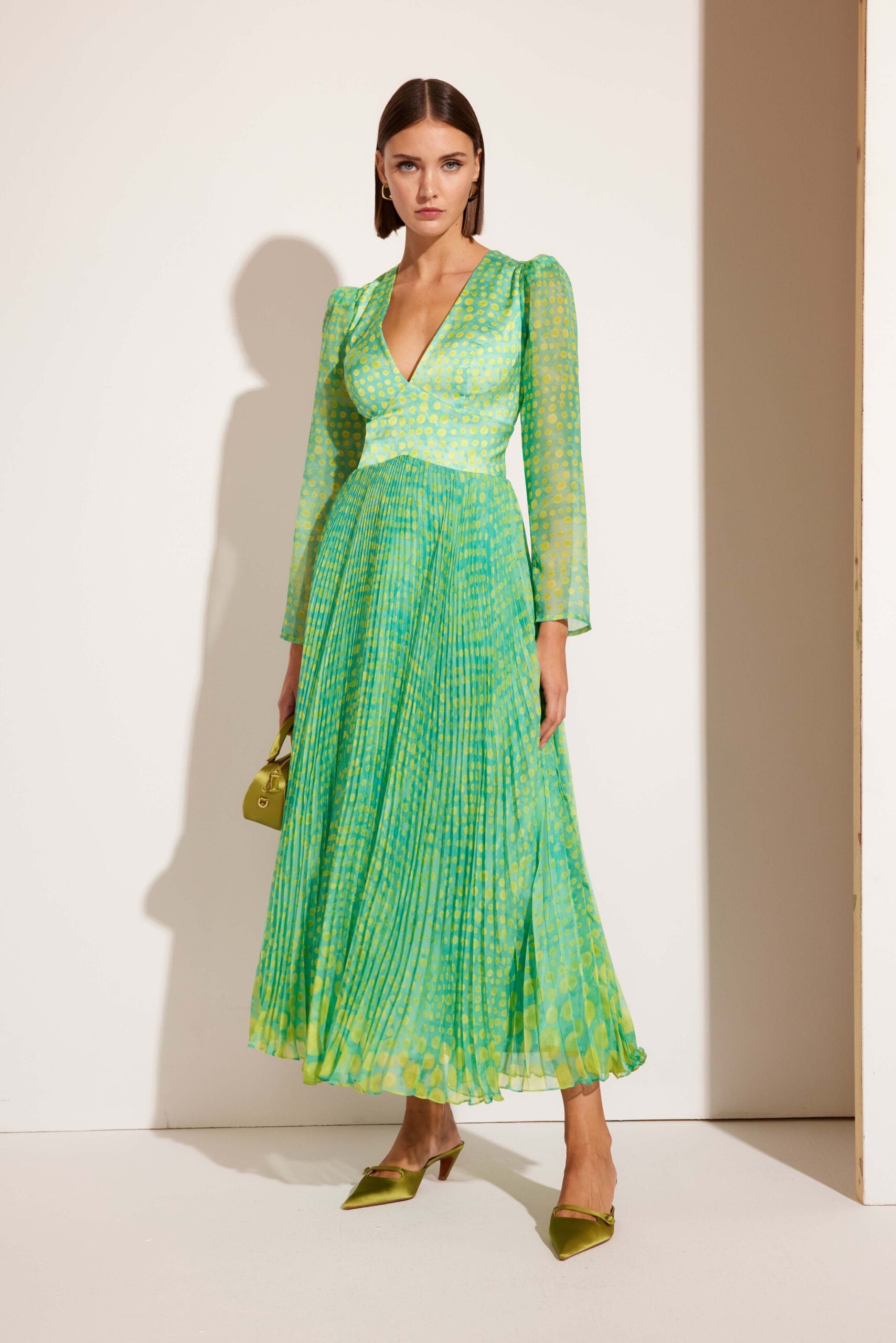 Vestido midi estampo print verde y falda plisada