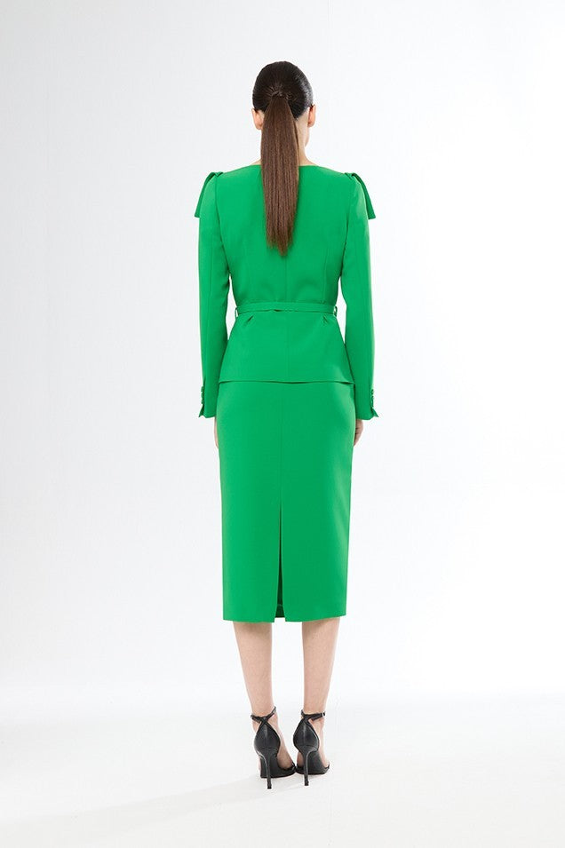 Chaqueta de botones con cinturón y solapas y falda larga recta