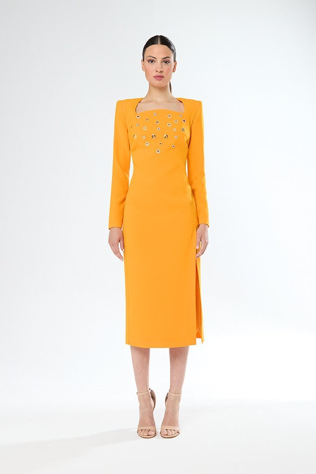 Vestido midi de tubo con escote recto manga larga y círculos