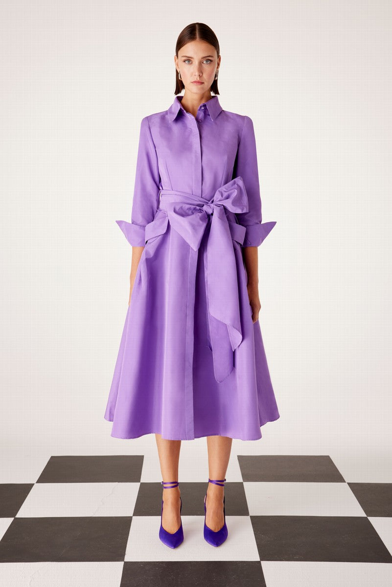 Vestido morado midi camisero de Carla Ruiz