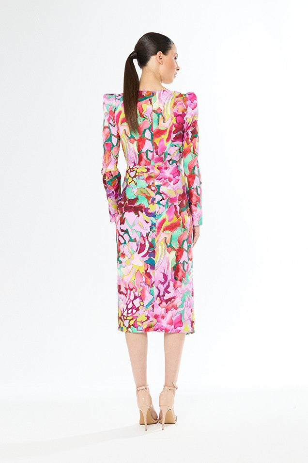 Vestido midi estampado y plisado e escote recto con manga gigot y abertura