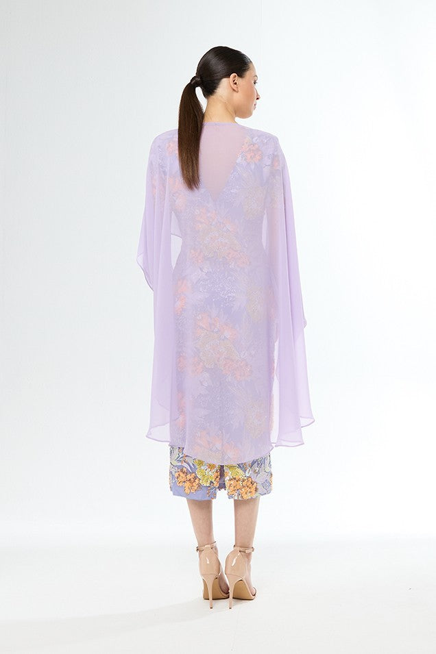 Conjunto de vestido recto estampado y capa de gasa asimétrica