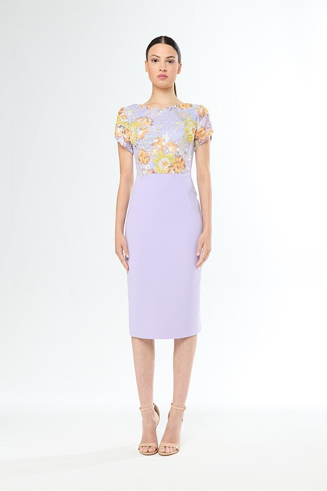 Conjunto de chaqueta de volantes y vestido midi recto estampado