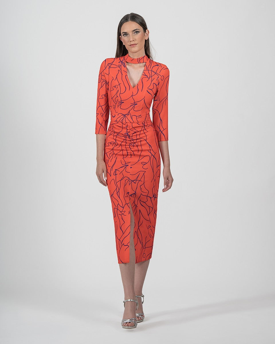 Vestido midi recto estampado de escote en V con fruncido y abertura