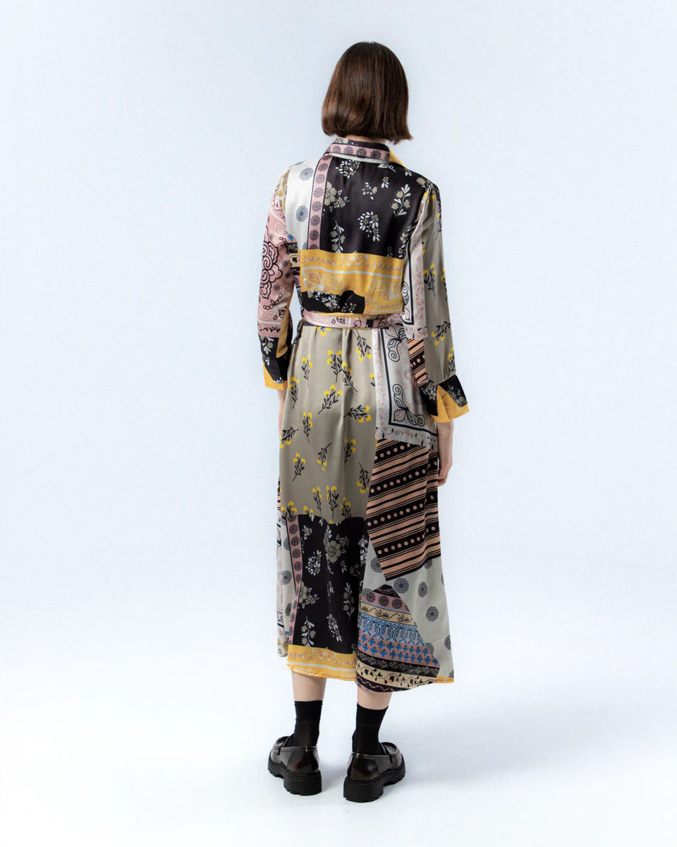 Vestido midi de estampado patchwork camisero con solapas y lazada