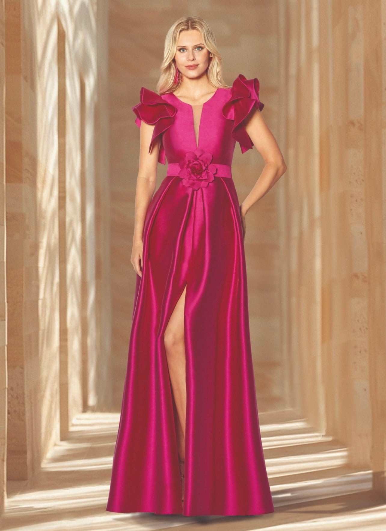 Vestido largo plisado de volantes en hombros con abertura y flor a la cintura