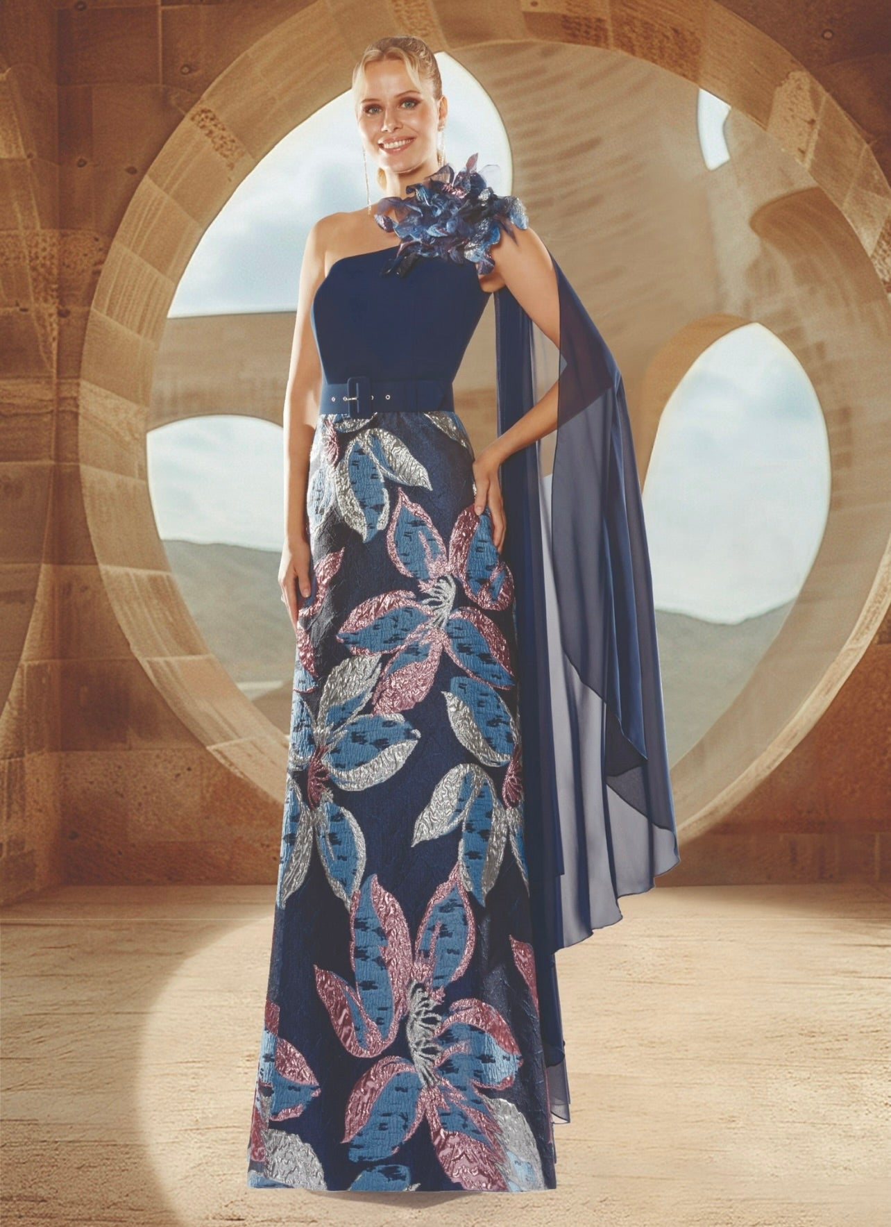 Vestido largo estampado de escote asimétrico con capa de gasa y broche de flor