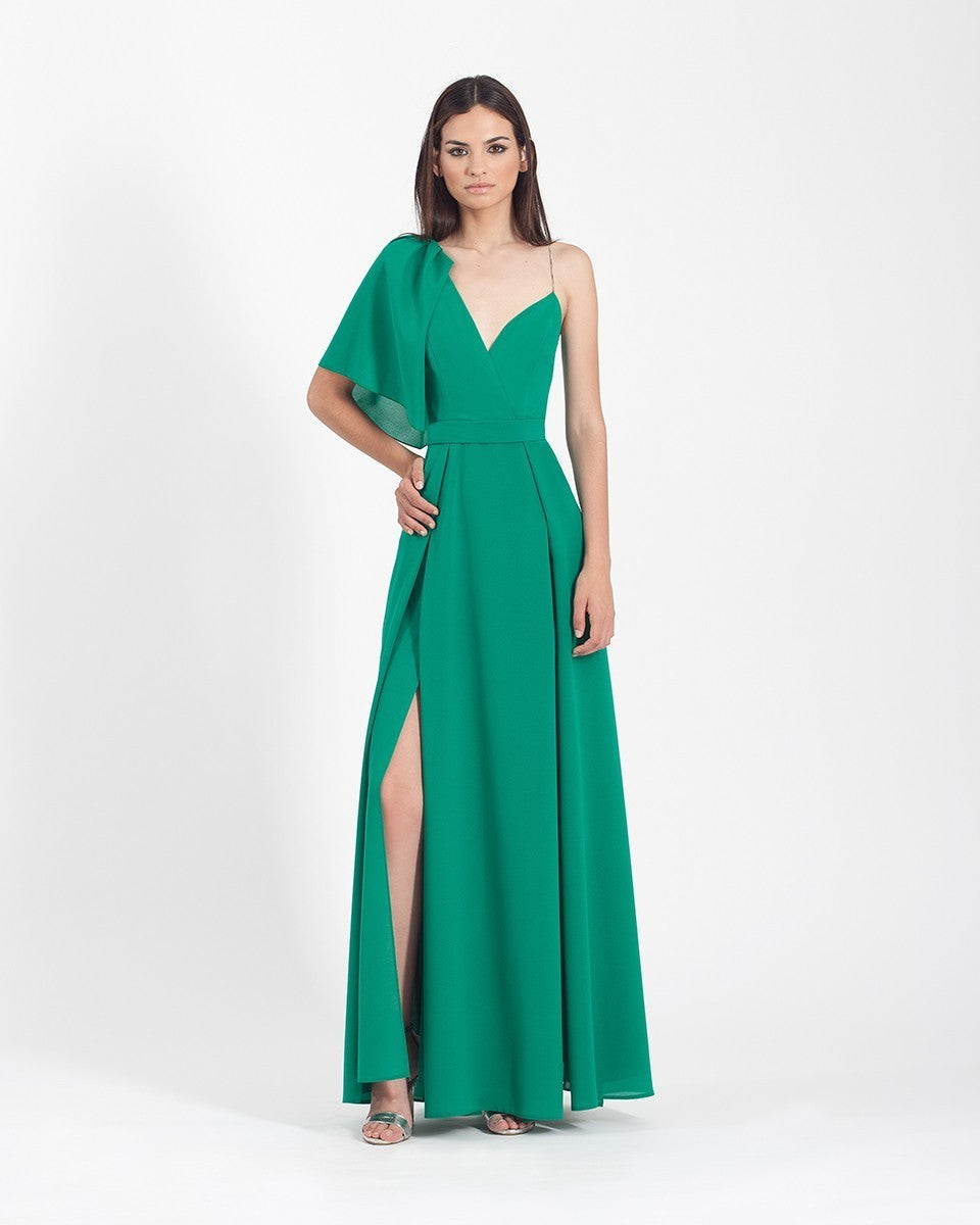 Vestido largo plisado de crepé de gasa con mangas asimétricas