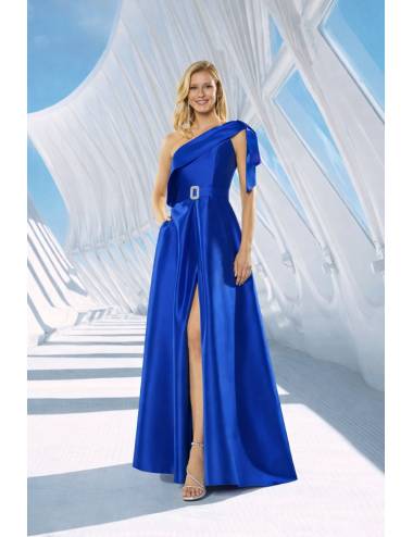 Vestido largo sin mangas de escote asimétrico con volantes y cinturón