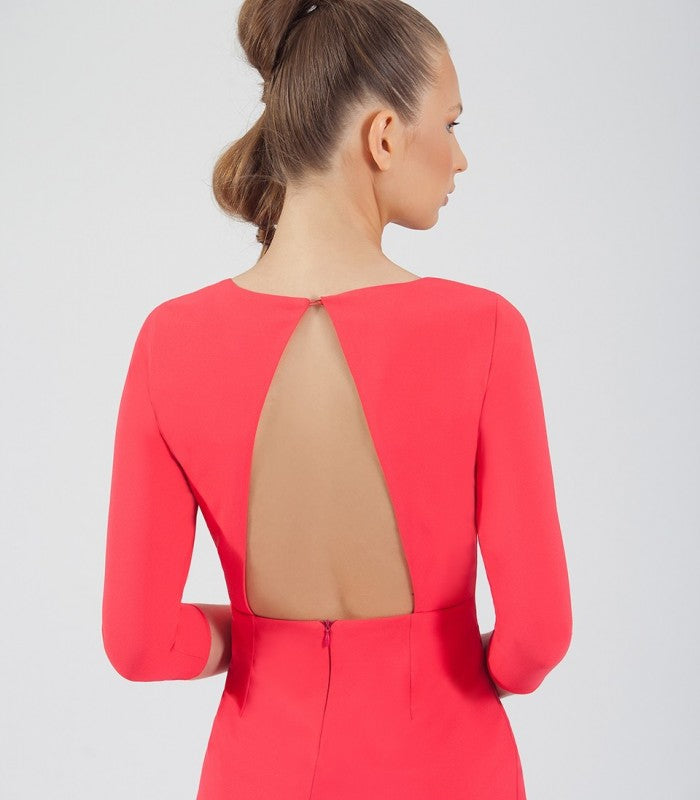 Midi-Bleistiftkleid mit offenem Rücken und Blume auf der Schulter