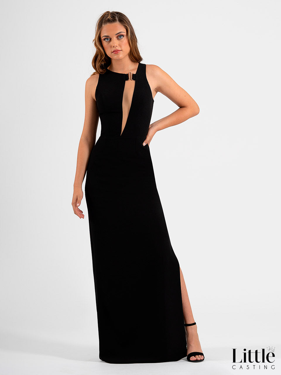 Long straight dress with asymmetrical V-neckline with buckle and sleeveless