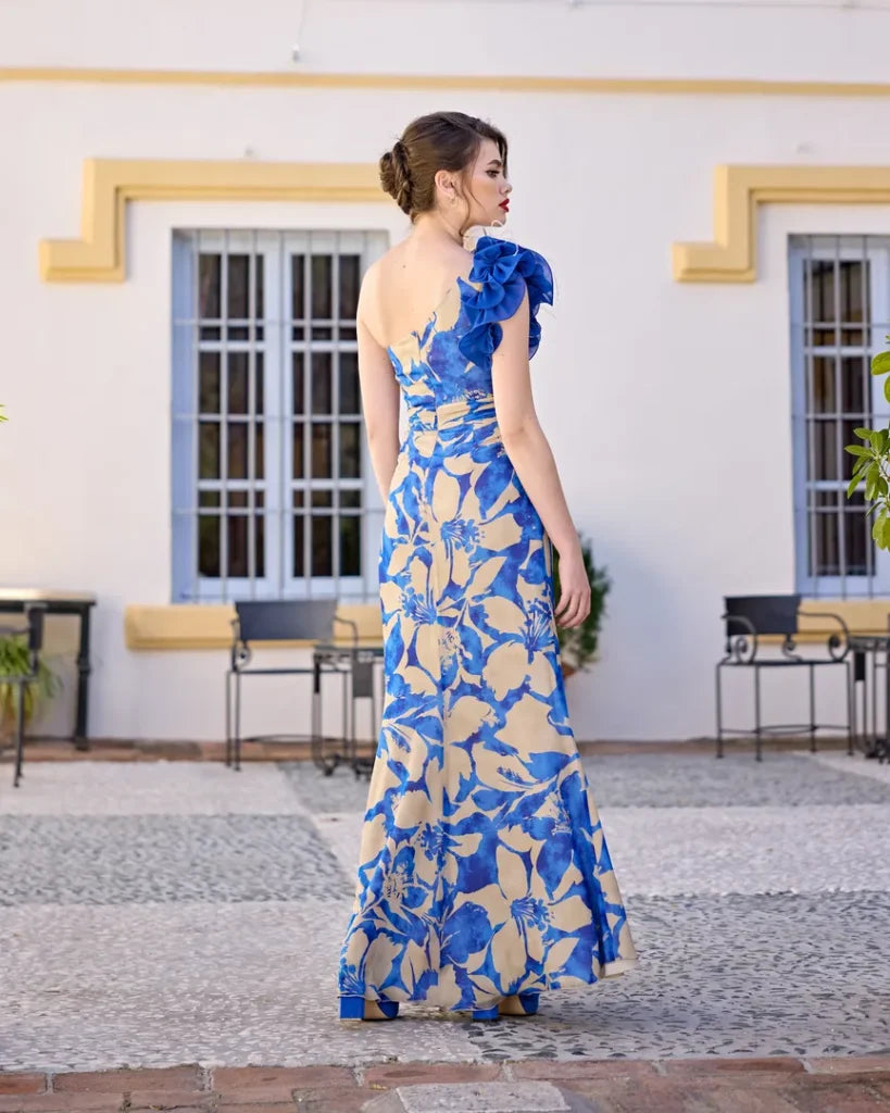 Vestido largo estampado de escote corazón con flor al hombro y abertura