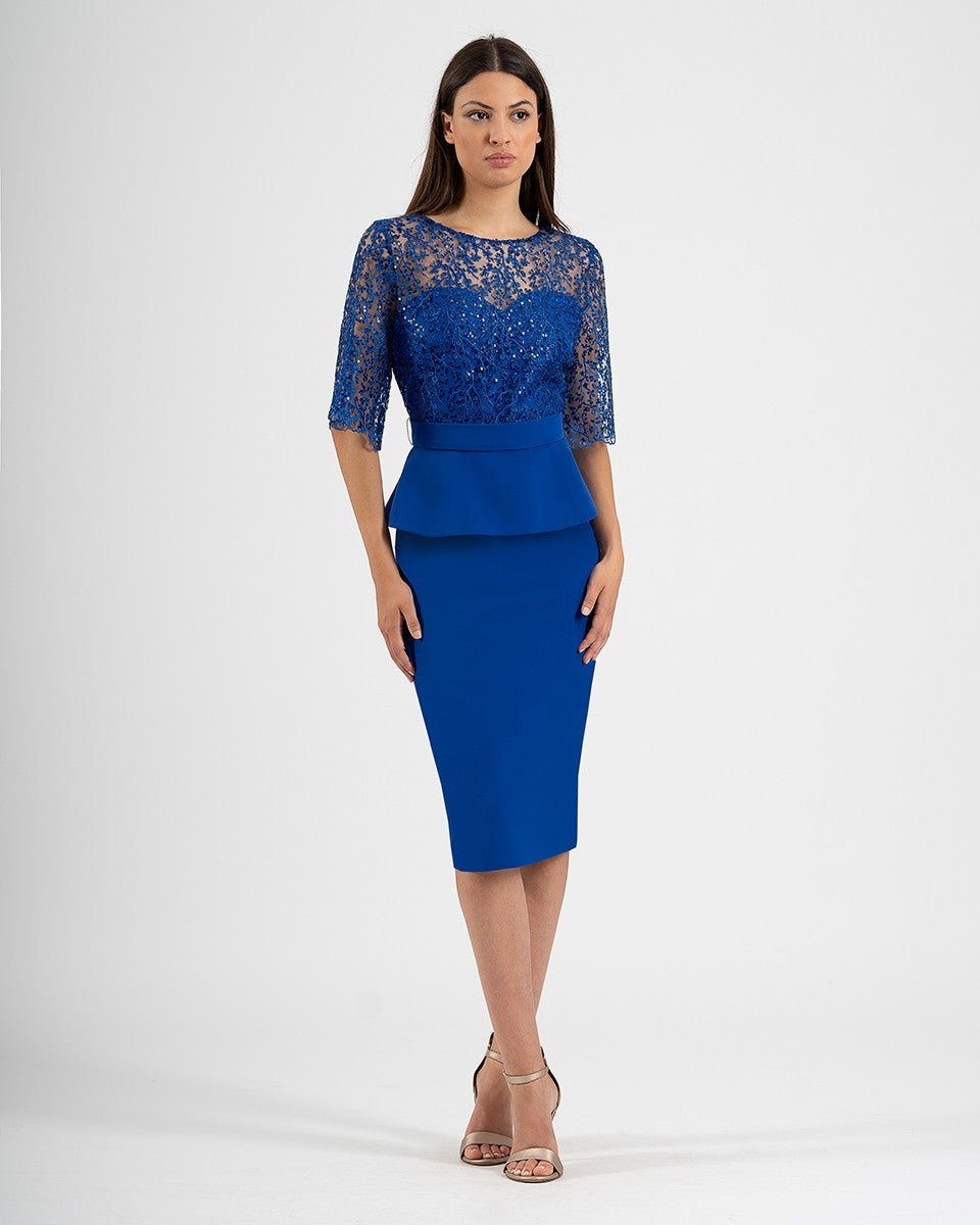 Short tube dress with lace bodice, French sleeves and fantasy neckline