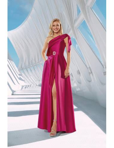 Vestido largo sin mangas de escote asimétrico con volantes y cinturón