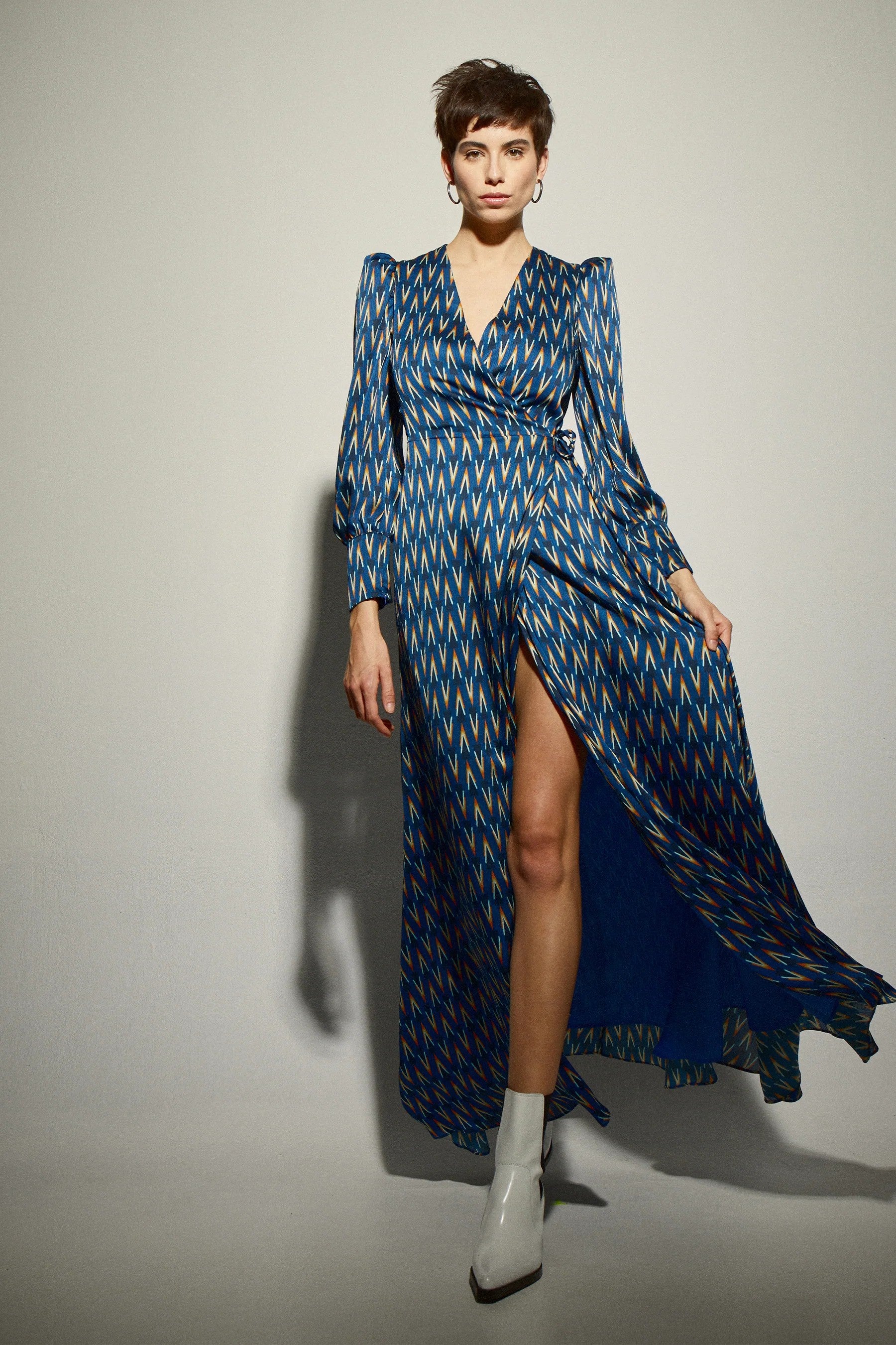 Long pyramid print dress Dolores Promesas 