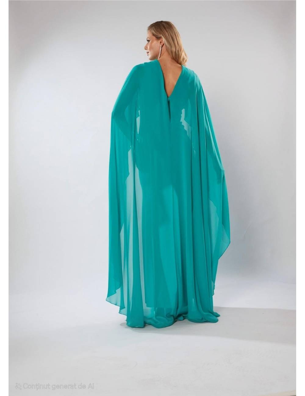 Vestido largo corte sirena de escote profundo con bordado y pedrería